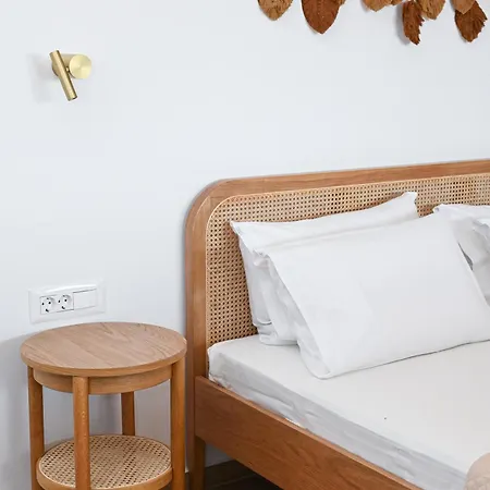 Olive Daire Adamantas (Milos)